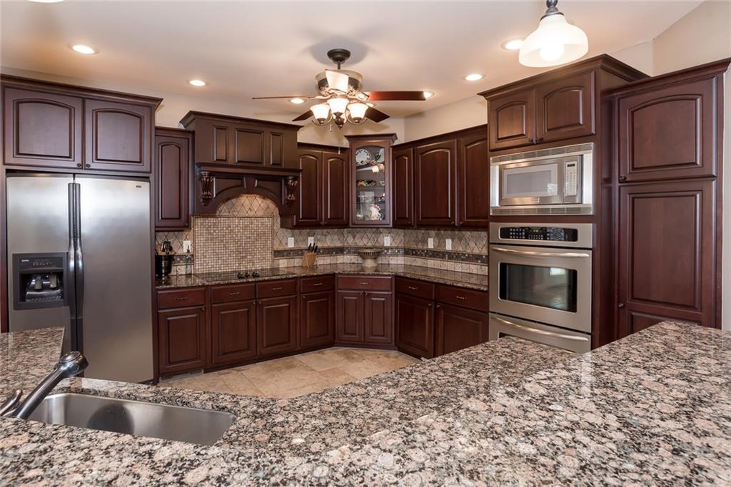 8120 Stone CrestRD, Bentonville, AR 72712