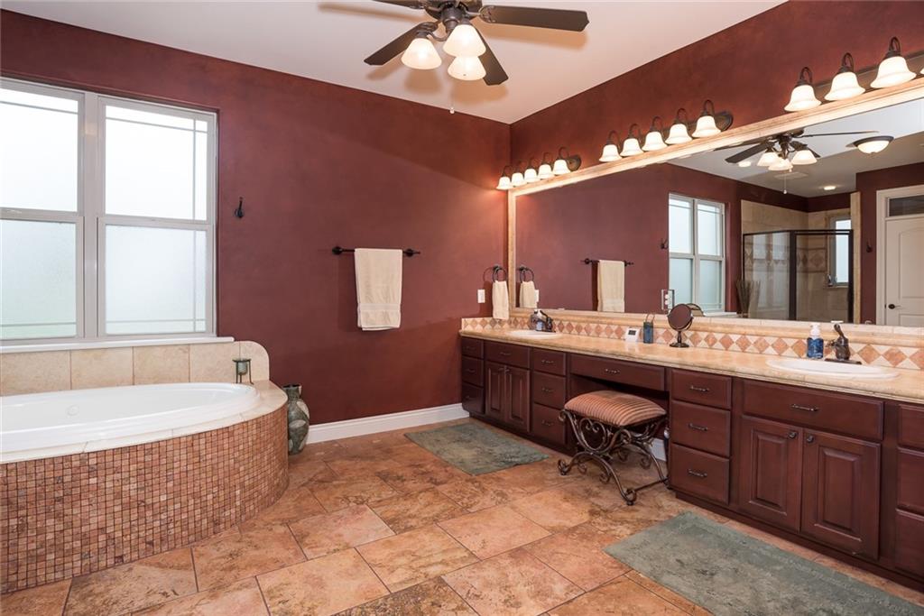 8120 Stone CrestRD, Bentonville, AR 72712
