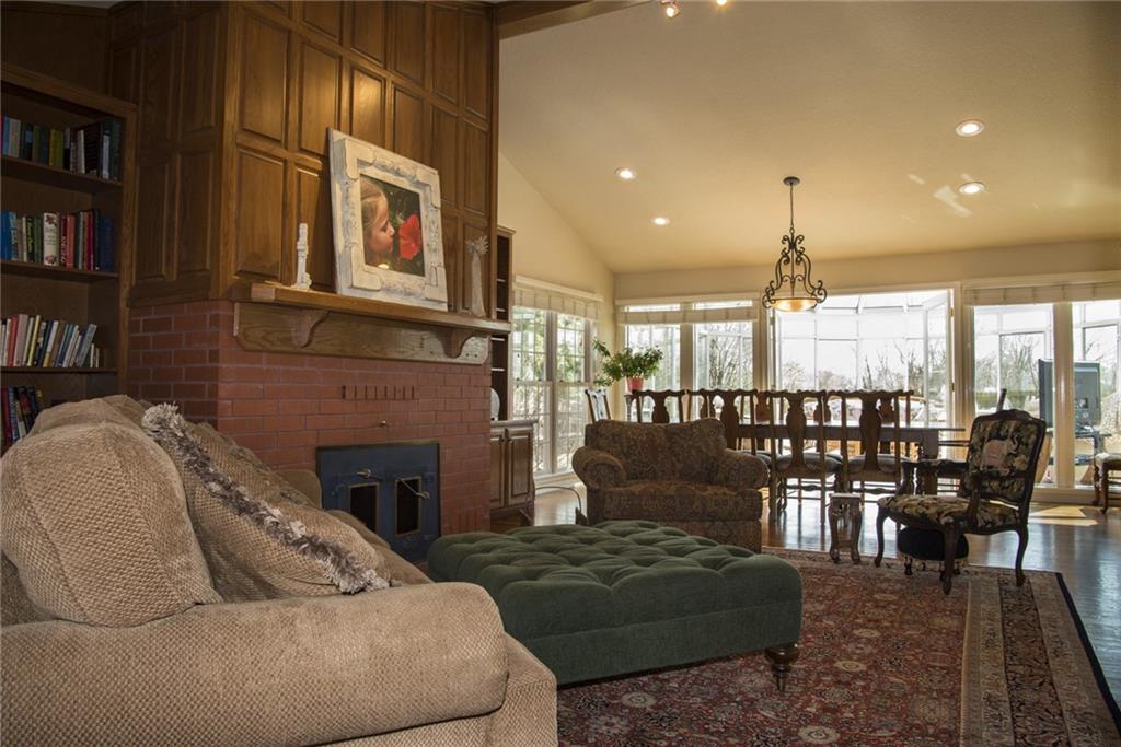 3205SW 2ndST, Bentonville, AR 72712