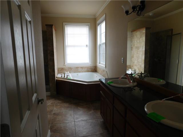 10 Roberts DrBella Vista, AR, 72714Benton County