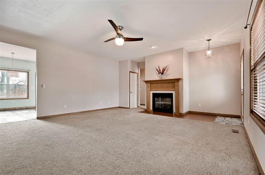 25 HolcombeLN, Bella Vista, AR 72714