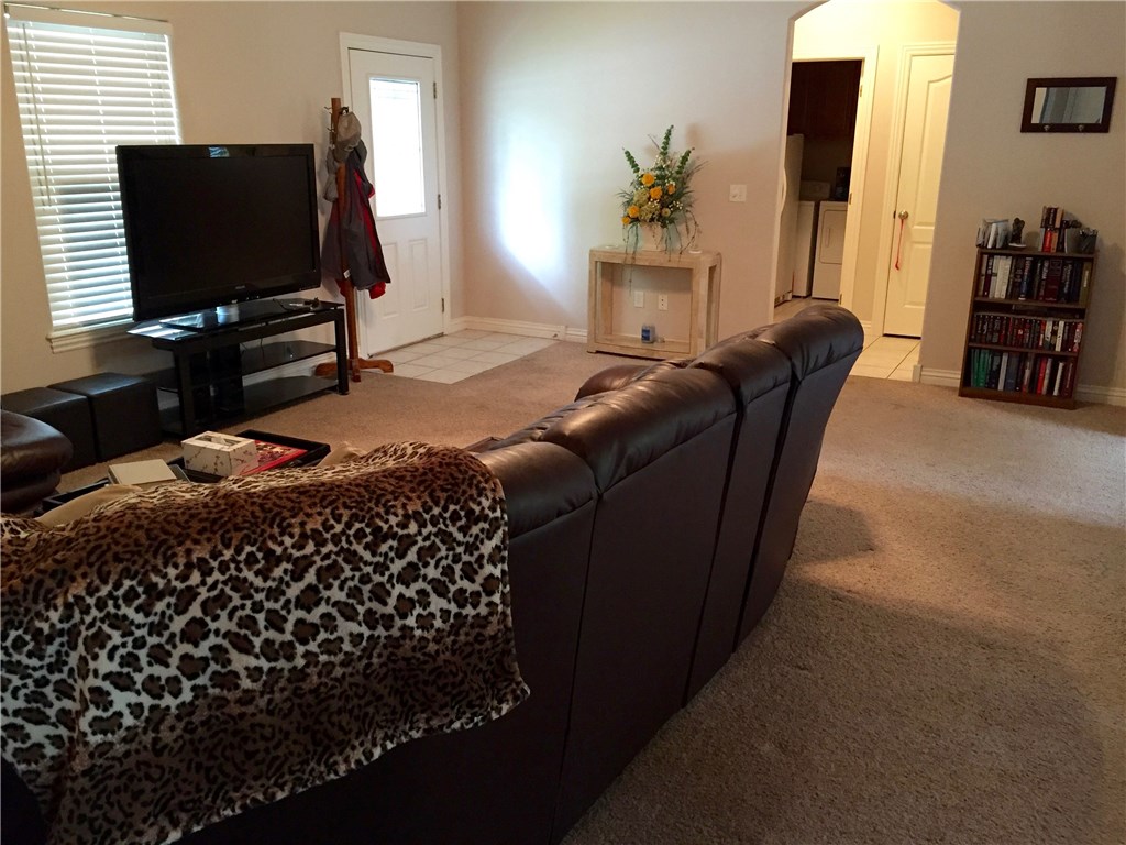 11 St AustellDR, Bella Vista, AR 72714