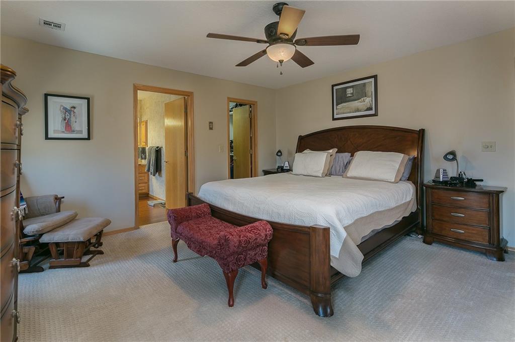 4 FirestoneLN, Bella Vista, AR 72714