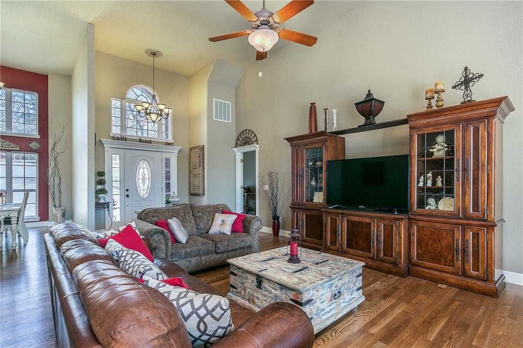 62 LyndhurstDR, Bella Vista, AR 72714