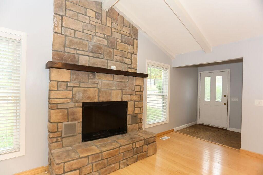 11 AdamsLN, Bella Vista, AR 72715