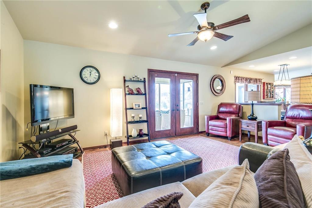 1 CliveCIR, Bella Vista, AR 72715