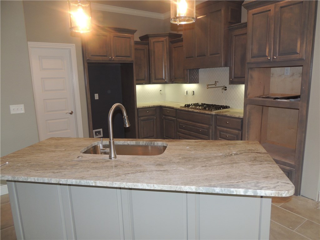 6606W CambridgeAVE, Rogers, AR 72718