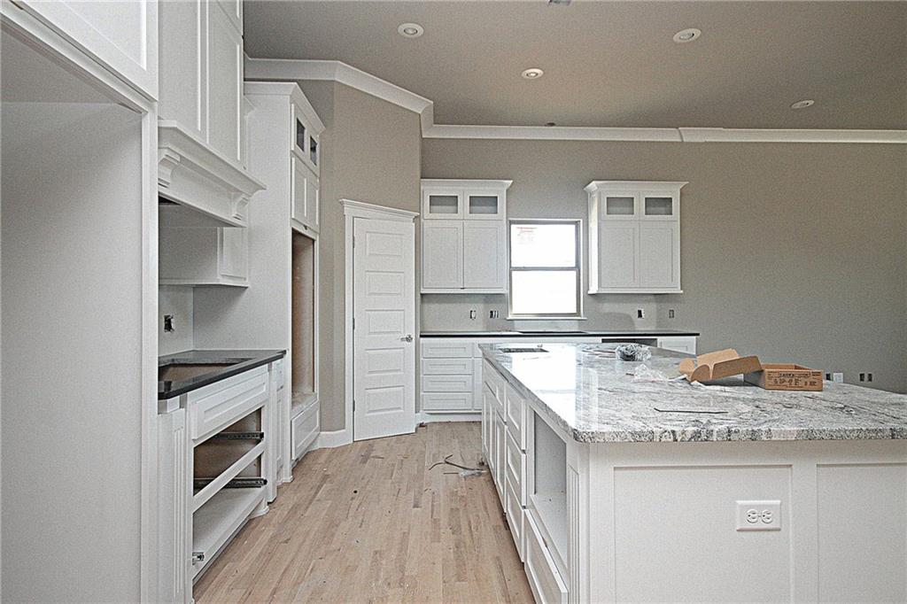 705 GleneagleLN, Cave Springs, AR 72718
