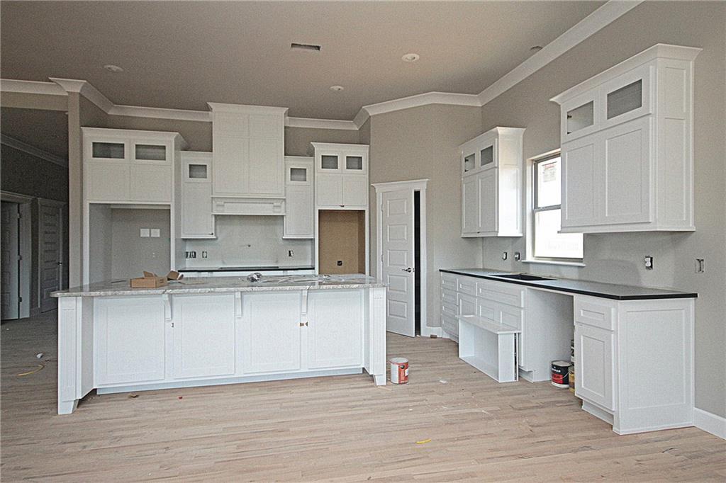 705 GleneagleLN, Cave Springs, AR 72718