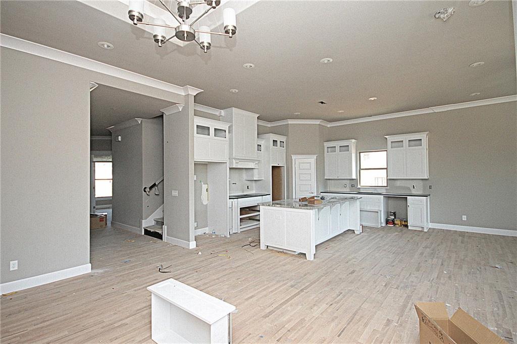 705 GleneagleLN, Cave Springs, AR 72718