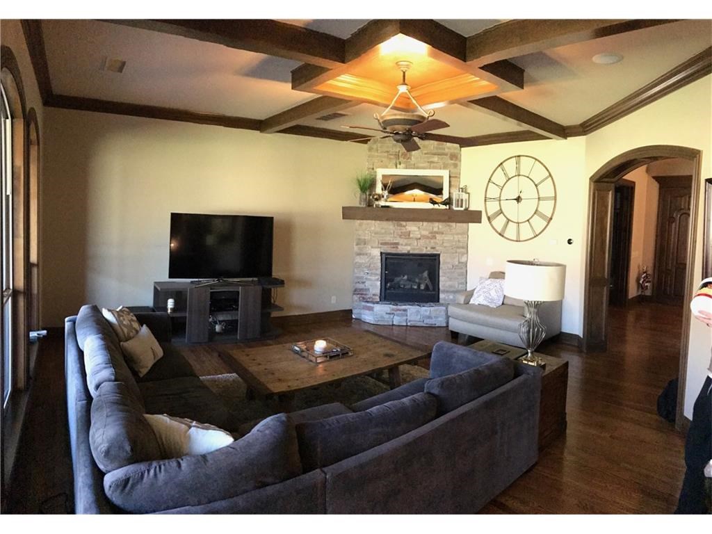 1608 Park Ridge, Cave Springs, AR 72718