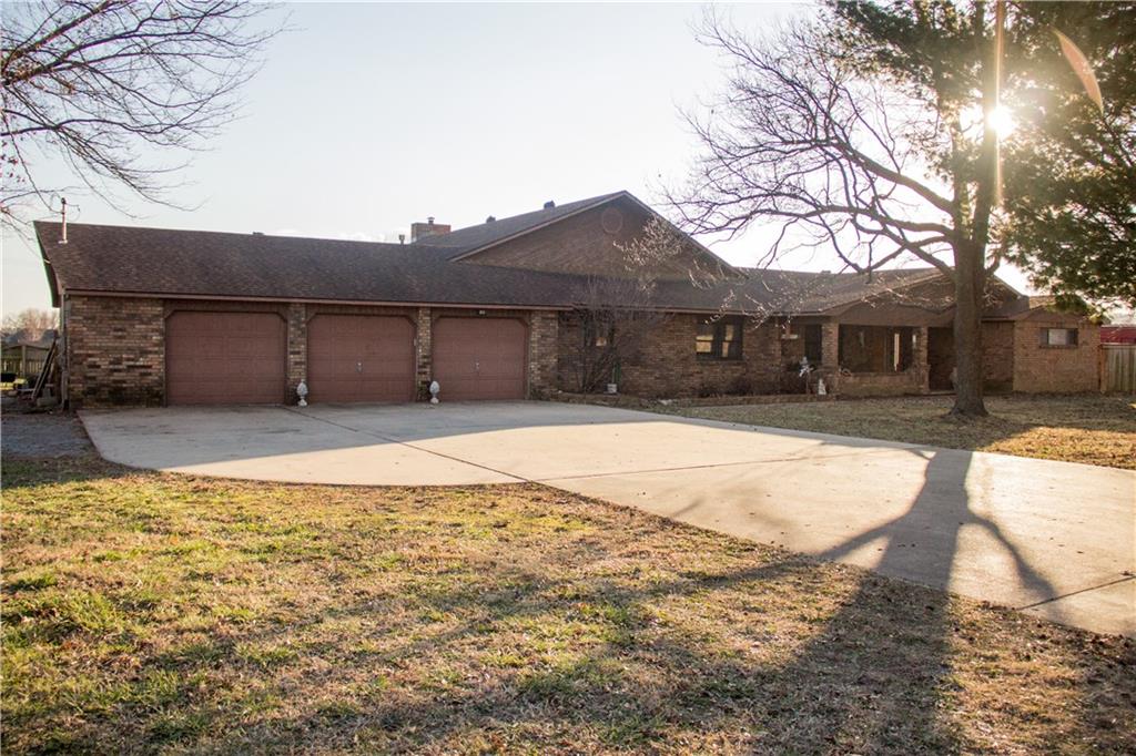 353 SebaRD, Centerton, AR 72719