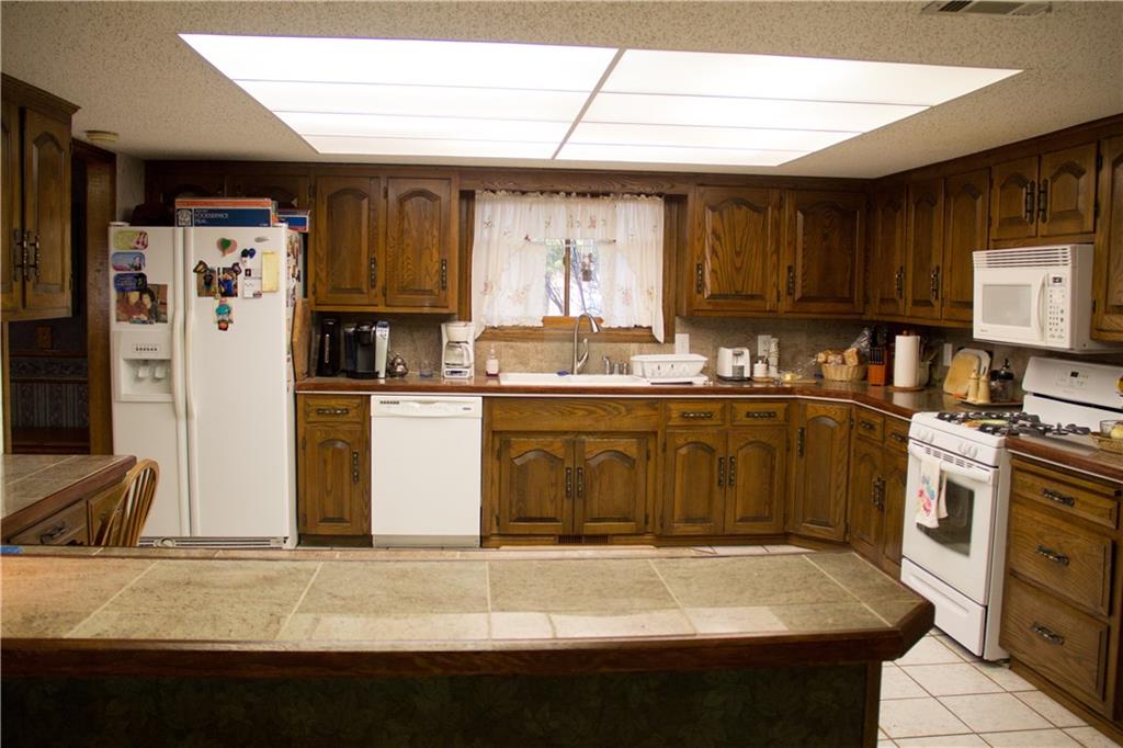 353 SebaRD, Centerton, AR 72719