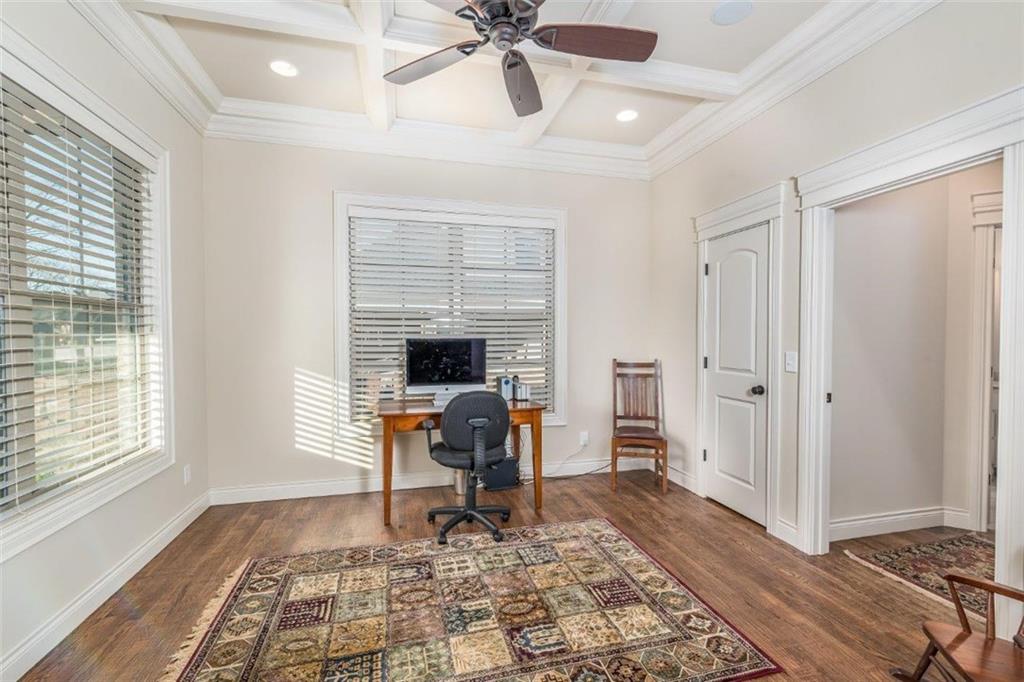 3261 Oak TreeDR, Centerton, AR 72719