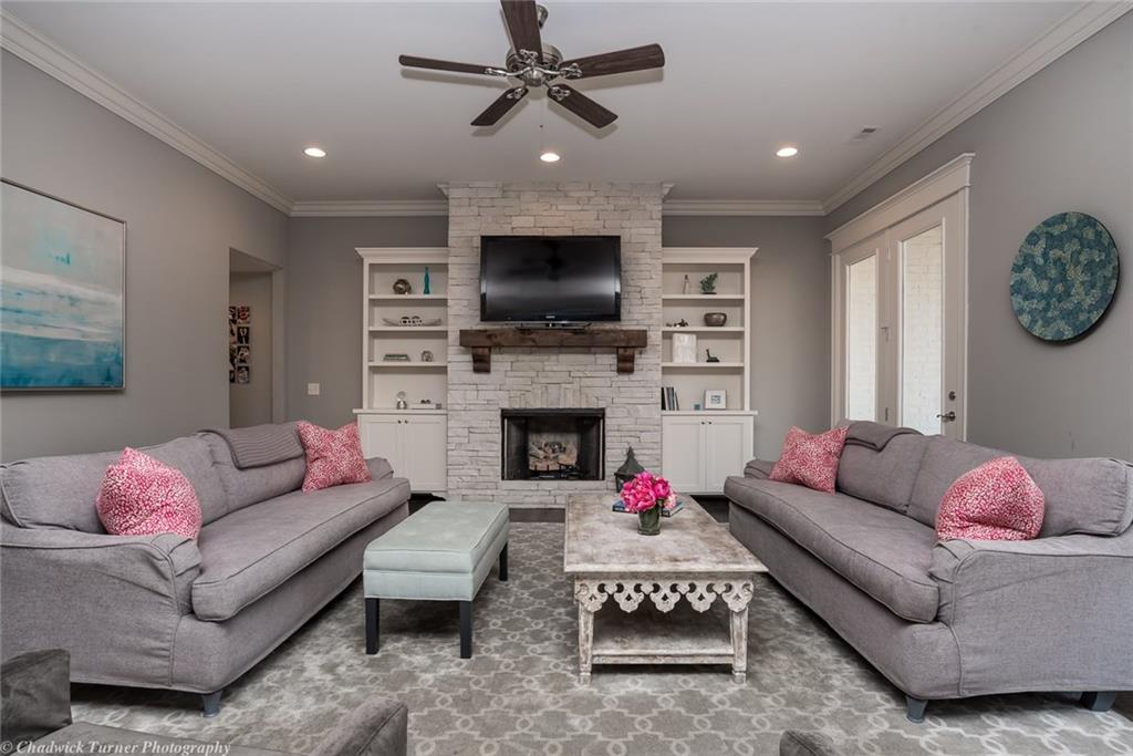 1316 RoyalAVE, Centerton, AR 72719