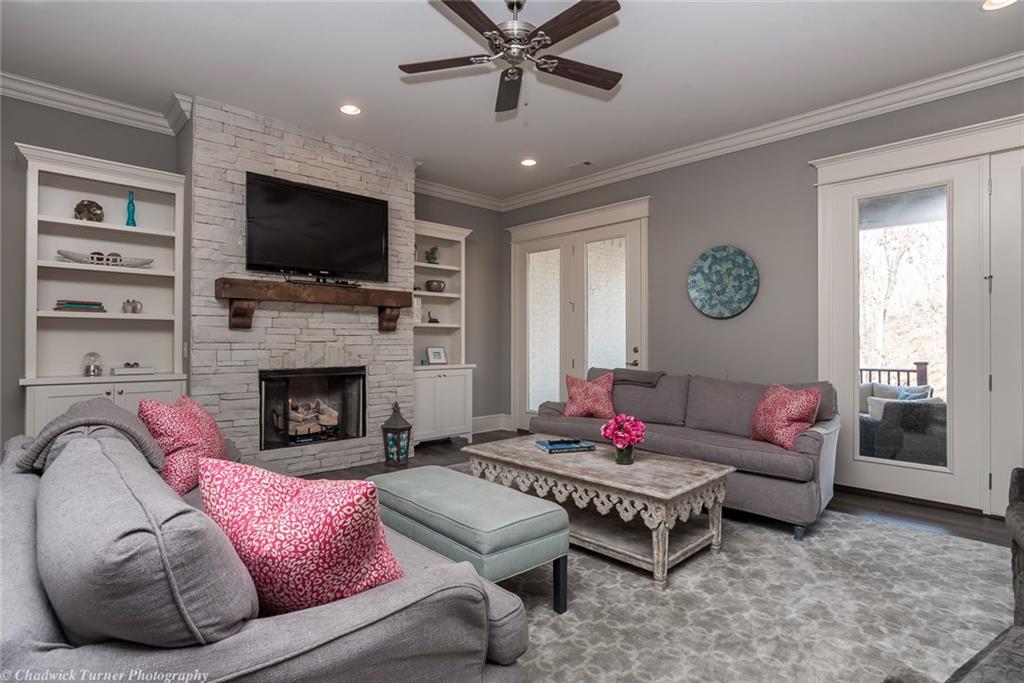 1316 RoyalAVE, Centerton, AR 72719