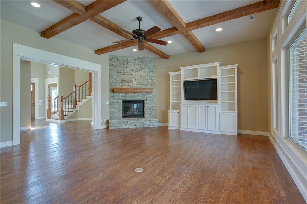 3431 Oak TreeDR, Centerton, AR 72719