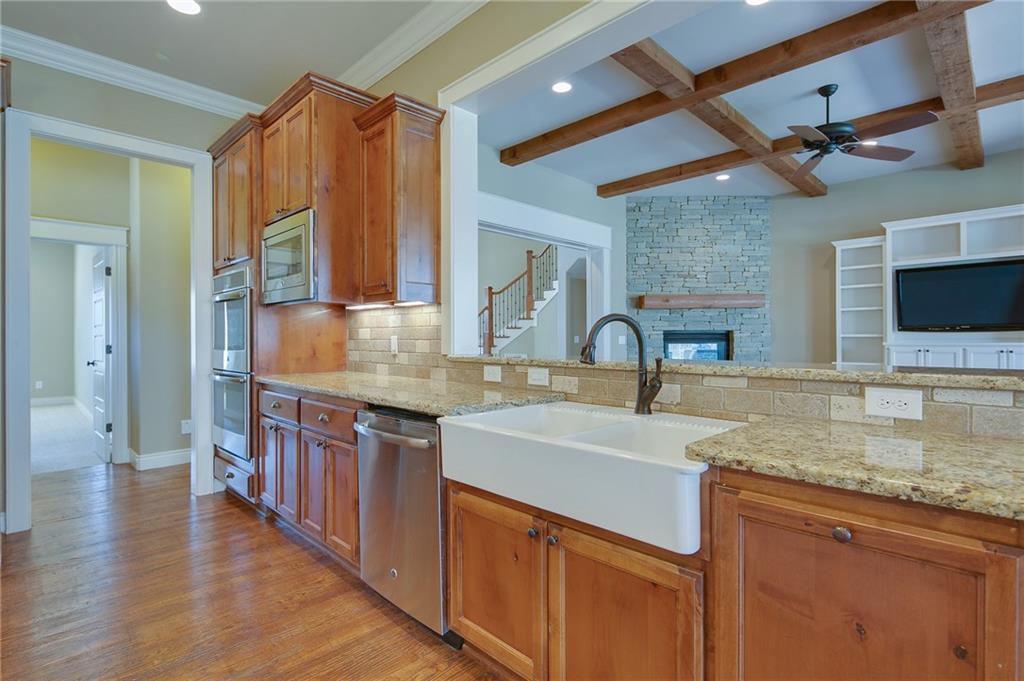 3431 Oak TreeDR, Centerton, AR 72719