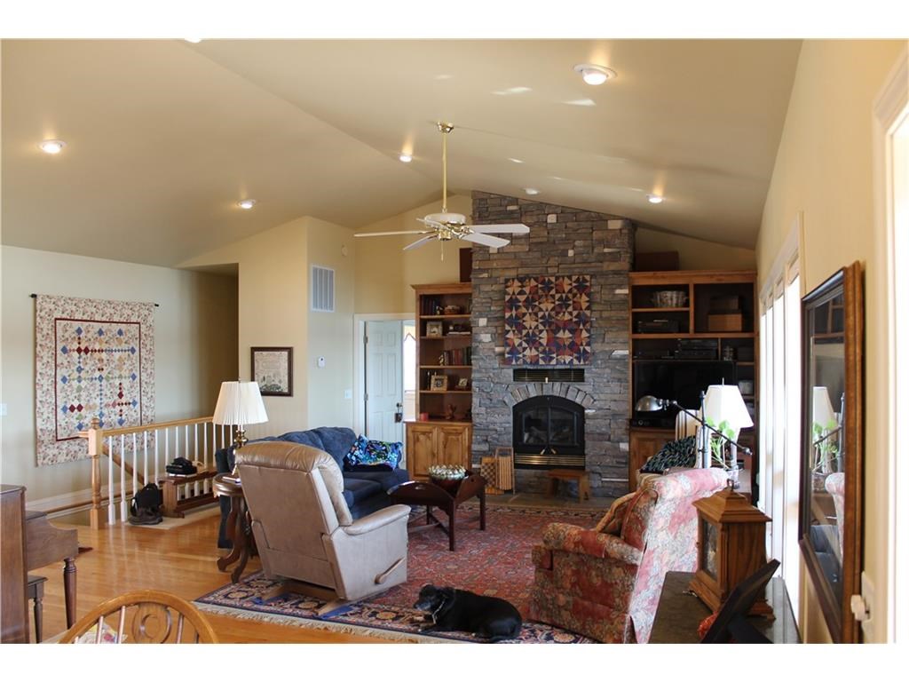 22216 Far SideLN, Garfield, AR 72732