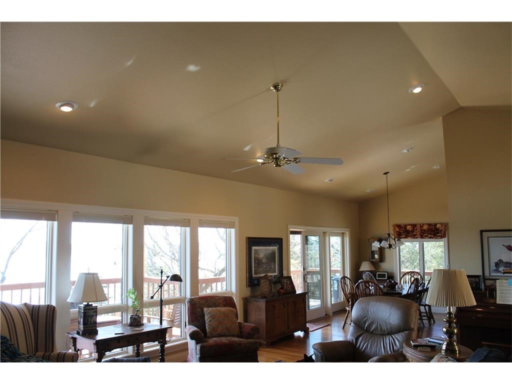 22216 Far SideLN, Garfield, AR 72732