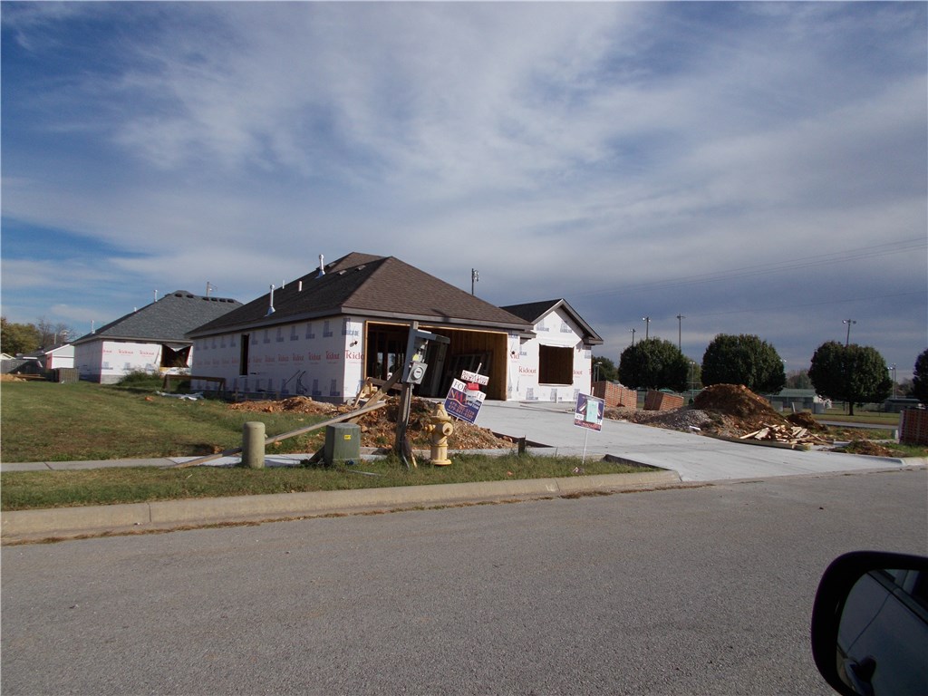 800 MulberryST, Gravette, AR 72736
