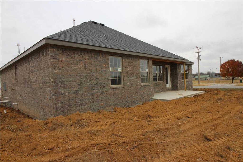 801SW AlmondST, Gravette, AR 72736