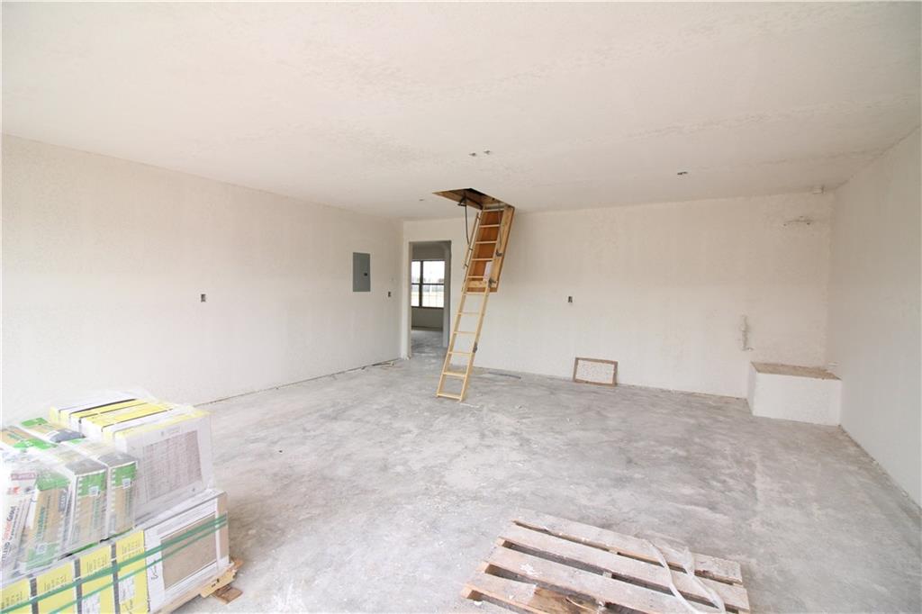 801SW AlmondST, Gravette, AR 72736