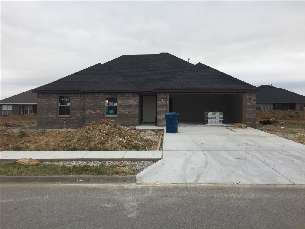 805 AlmondST, Gravette, AR 72736