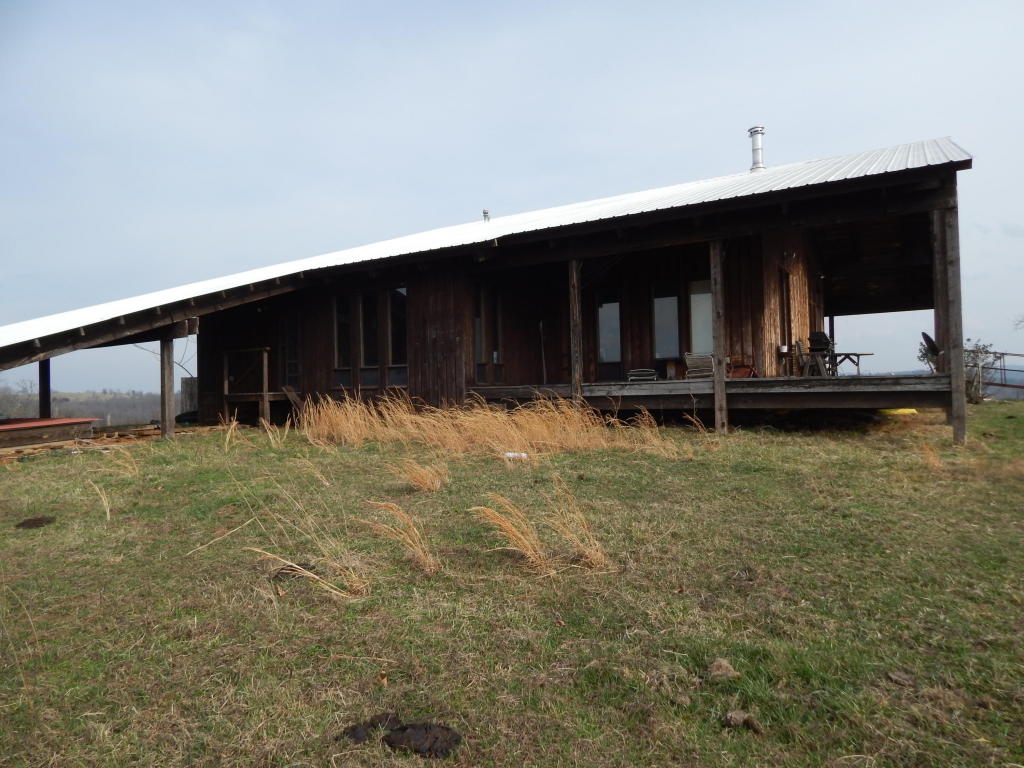 379 Madison 2551, Huntsville, AR 72740