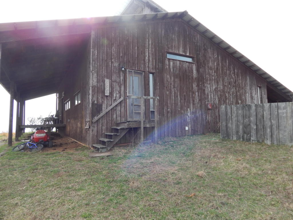 379 Madison 2551, Huntsville, AR 72740