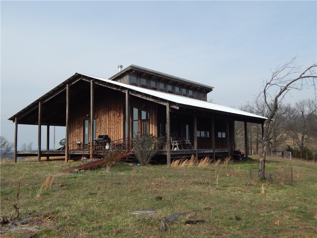 379 cr 2551, Huntsville, AR 72740