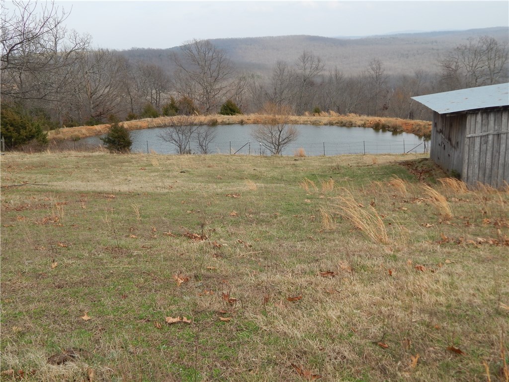 379 cr 2551, Huntsville, AR 72740