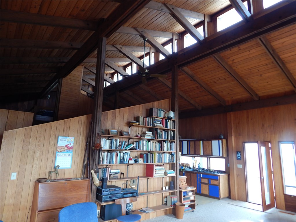 379 cr 2551, Huntsville, AR 72740
