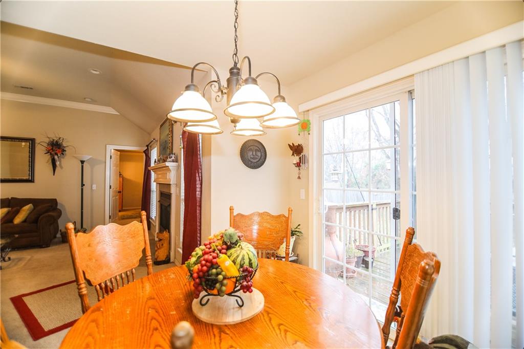 1015 CharlesST, Pea Ridge, AR 72751