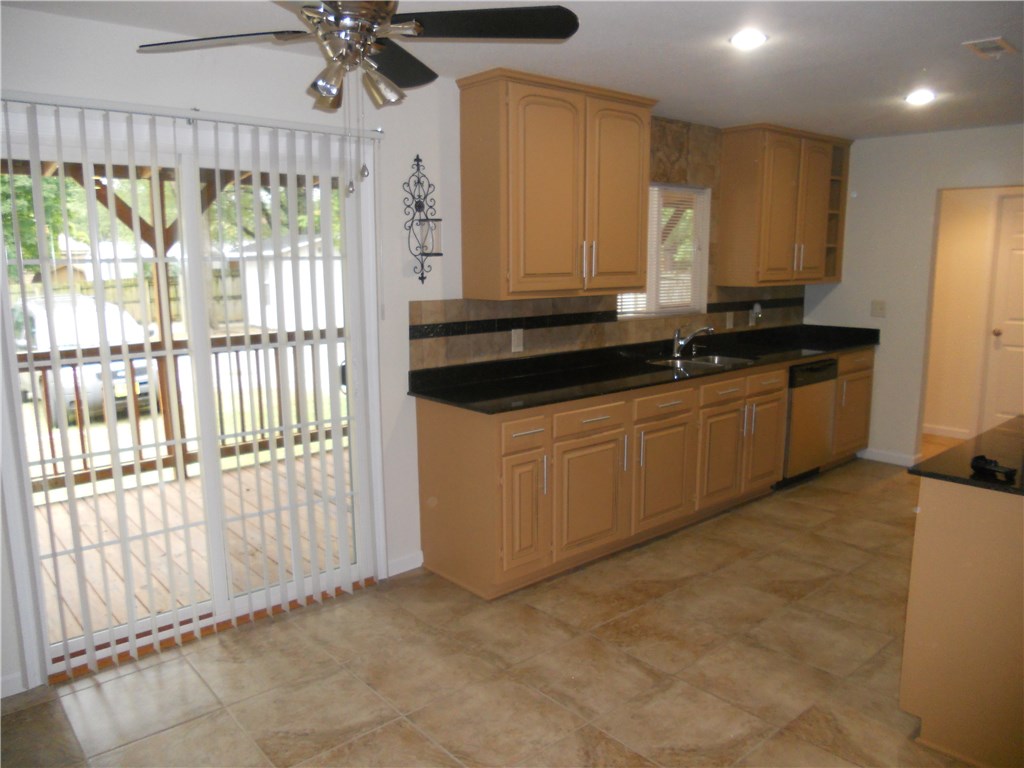 802 8thST, Rogers, AR 72756
