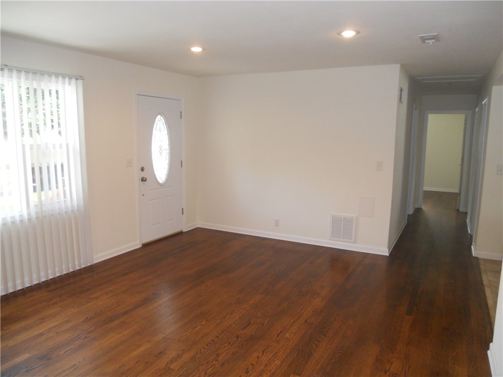 802 8thST, Rogers, AR 72756