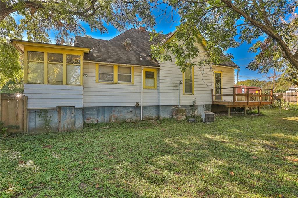 421 PoplarST, Rogers, AR 72756