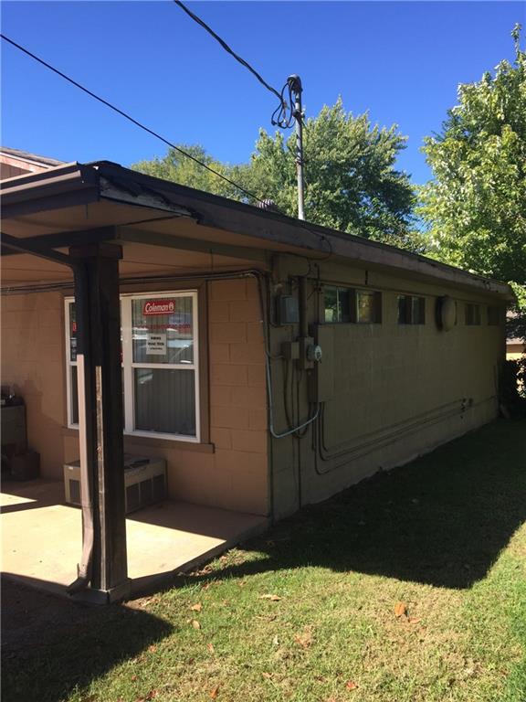 613 OakST, Rogers, AR 72756