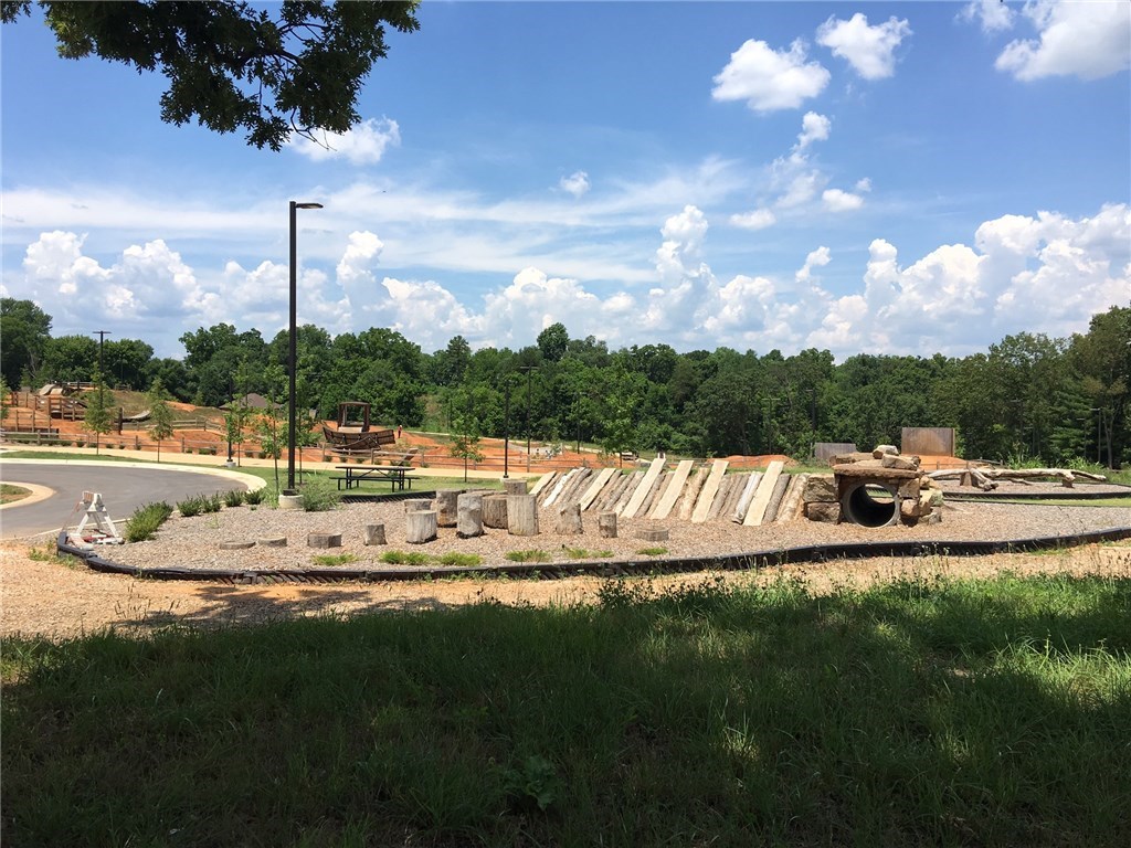309E PineST, Rogers, AR 72756