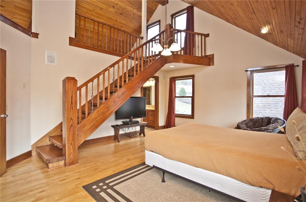 8177 HilltopDR, Rogers, AR 72756