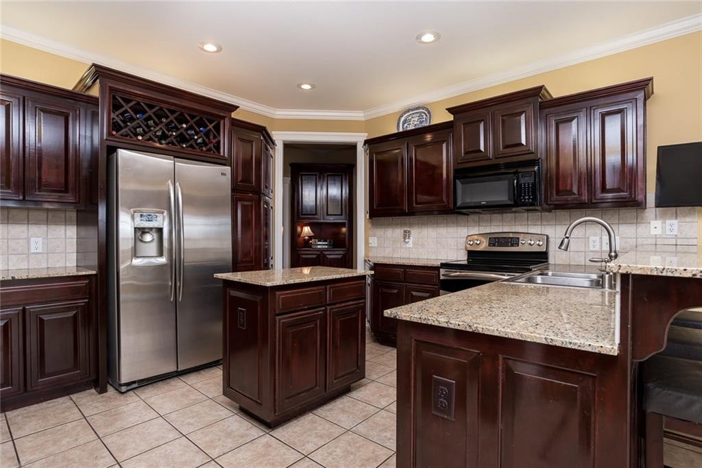 2401 MarylaneDR, Rogers, AR 72756