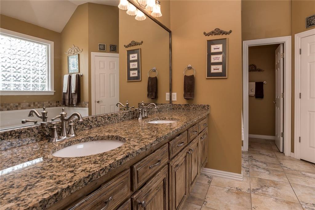 2401 MarylaneDR, Rogers, AR 72756