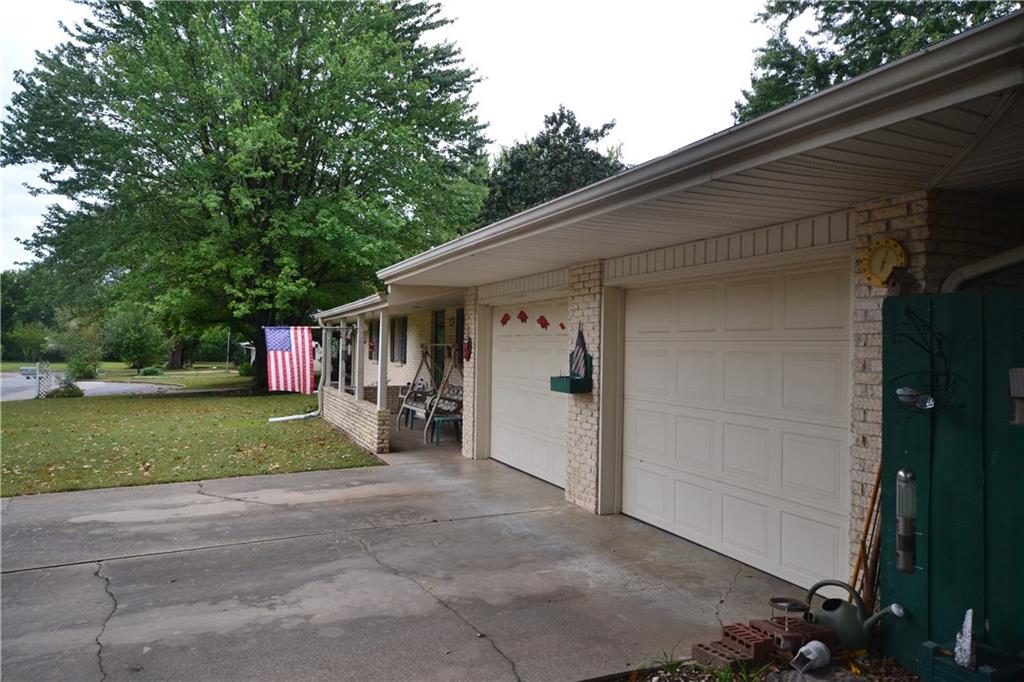 1916S 11thST, Rogers, AR 72758