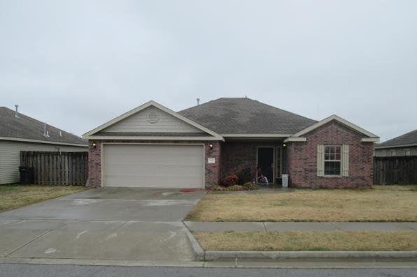 413E Meadow WoodLN, Rogers, AR 72758