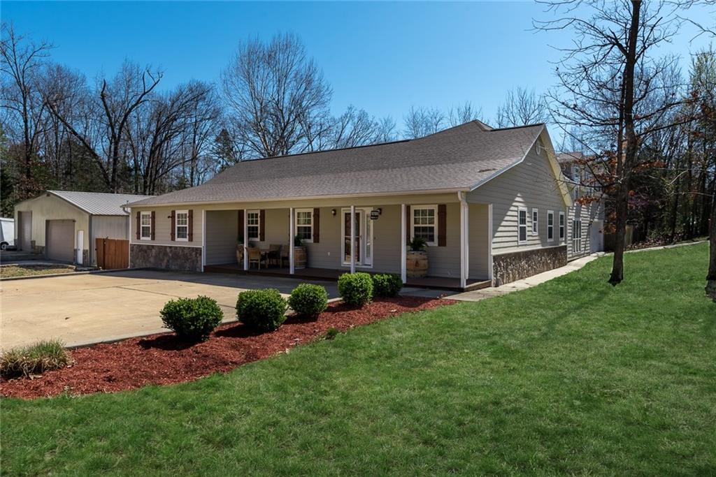 10186 MullinsLN, Rogers, AR 72758