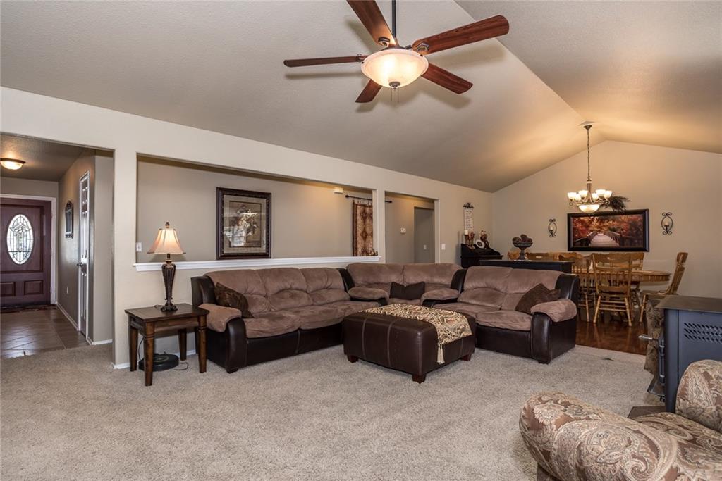 10186 MullinsLN, Rogers, AR 72758