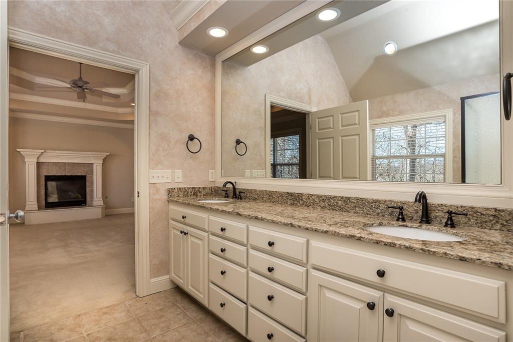 5203S Osage CreekRD, Rogers, AR 72758