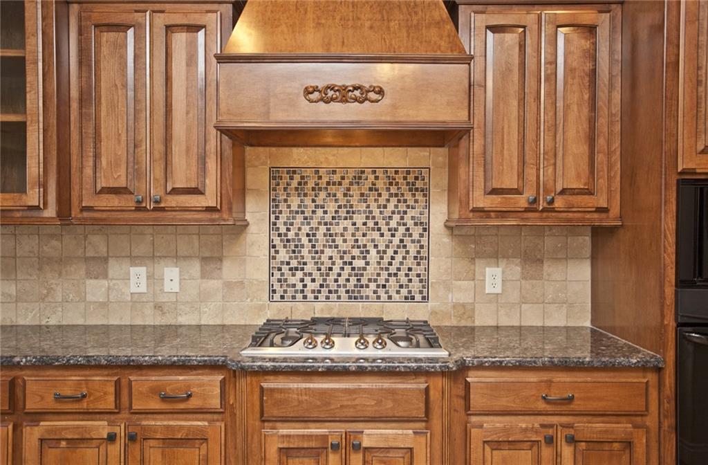 6111 BainbridgeDR, Rogers, AR 72758