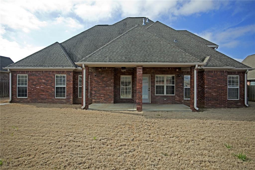 6111 BainbridgeDR, Rogers, AR 72758