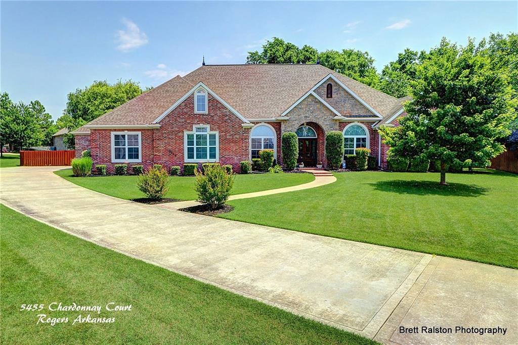 5455 ChardonnayCT, Rogers, AR 72758